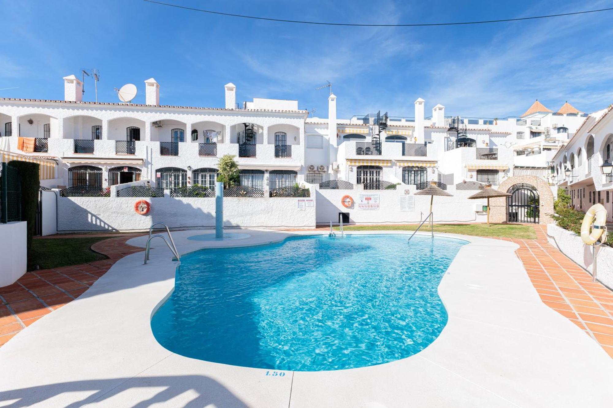 1 Bedroom In Verano Azul, Free Wi-Fi Нерха Экстерьер фото