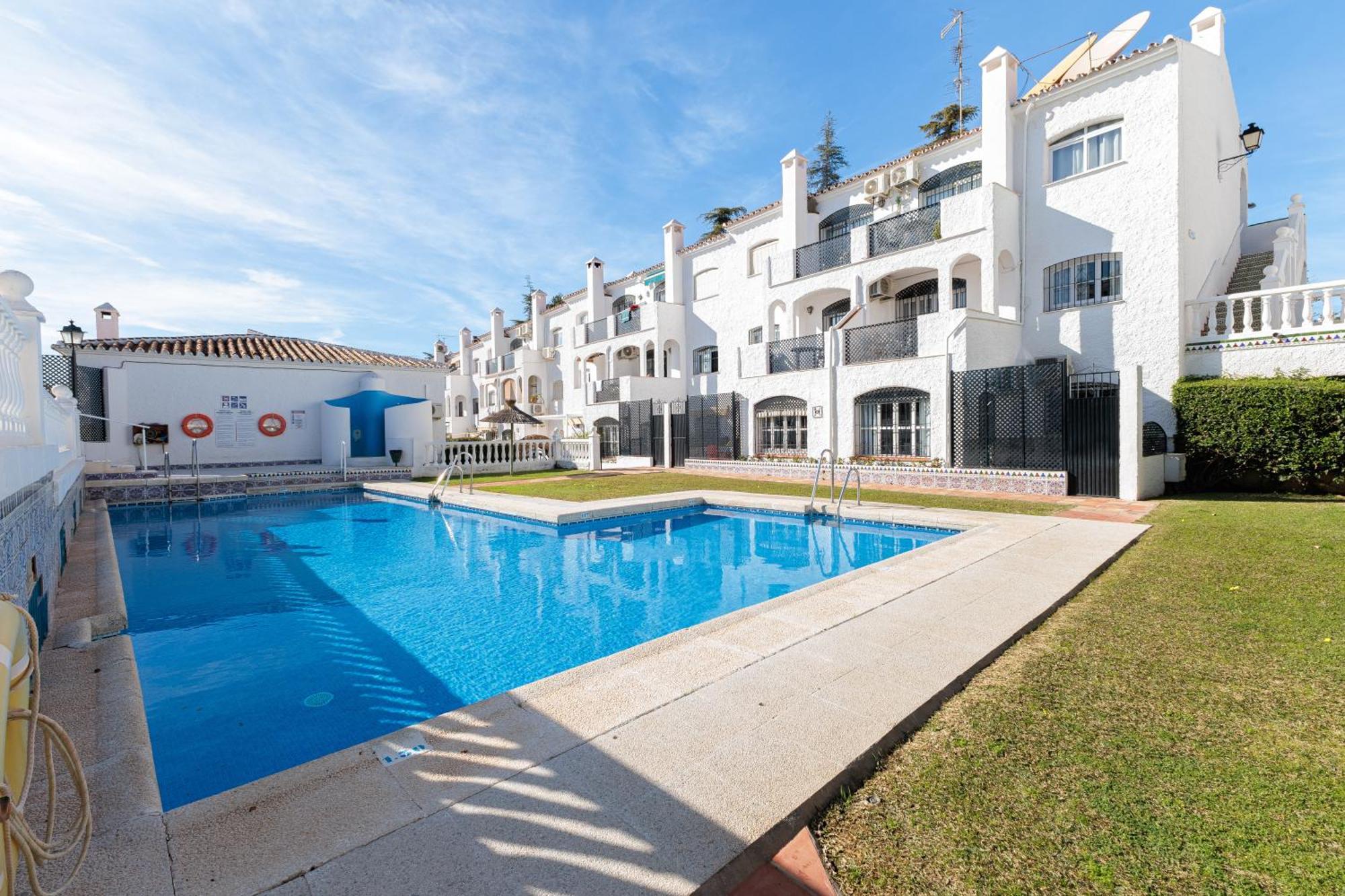 1 Bedroom In Verano Azul, Free Wi-Fi Нерха Экстерьер фото